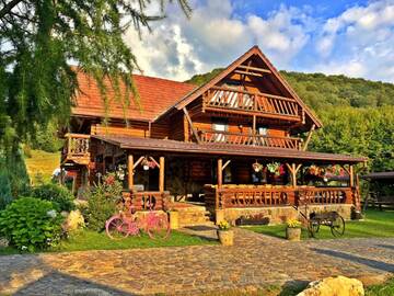Фотографии Лоджи CABANA DIN GROAPA FRUMOASA г. Рышнов (Румыния) №1 Фото Лоджи CABANA DIN GROAPA FRUMOASA г. Рышнов 1