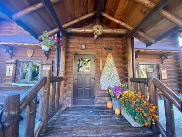 Фотографии Дома для отпуска Cabana vânătorului г. Рышнов (Румыния) №2 Фото Дома для отпуска Cabana vânătorului г. Рышнов 2
