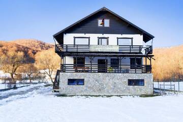 Фото Гостевой дом Casa Georgescu г. Рышнов 2