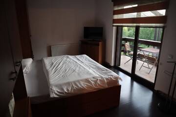 Фото номера Шале с 3 спальнями Шале Cosy Forest Chalet г. Рышнов 16