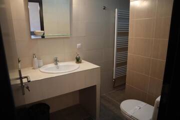 Фото номера Шале с 3 спальнями Шале Cosy Forest Chalet г. Рышнов 33