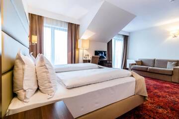 Фото номера Улучшенный двухместный номер с 1 кроватью Отель Radsor Hotel г. Рышнов 2