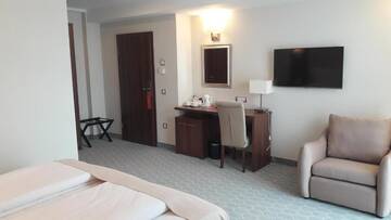 Фото номера Семейный номер (для 2 взрослых и 1 ребенка) Отель Radsor Hotel г. Рышнов 4