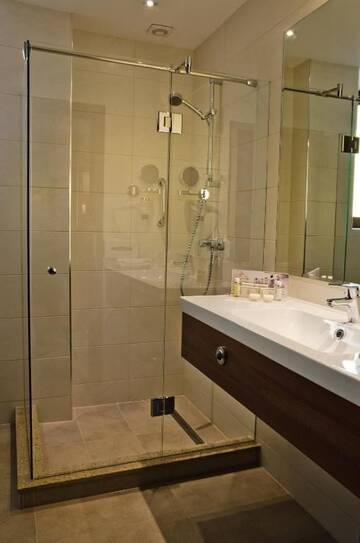 Фото номера Семейный номер (для 2 взрослых и 1 ребенка) Отель Radsor Hotel г. Рышнов 5