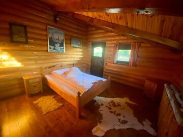 Фото номера Дом с 5 спальнями Дома для отпуска Cabana vânătorului г. Рышнов 4