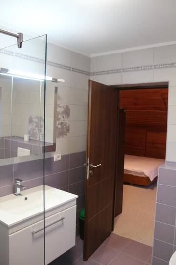 Фото Гостевой дом Emerald Residence г. Рышнов 5